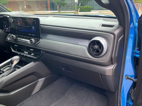 Used 2024 Chevrolet Colorado LT w/ LT Convenience Package RWD image 23
