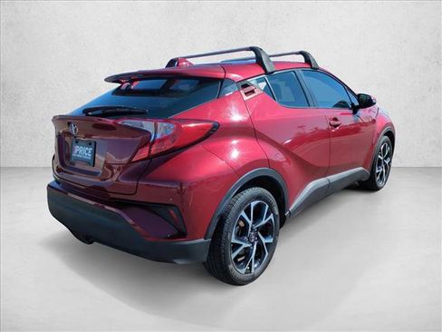 Used 2018 Toyota C-HR XLE image 5