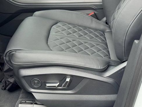 New 2026 Audi SQ7 Premium Plus AWD/4WD image 33