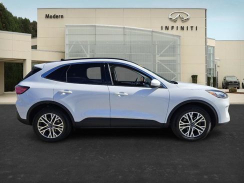 Used 2022 Ford Escape SEL w/ Technology Package image 3