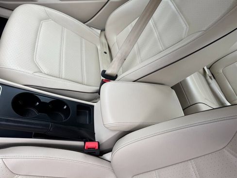 Used 2018 Volkswagen Passat 2.0T R-Line image 31