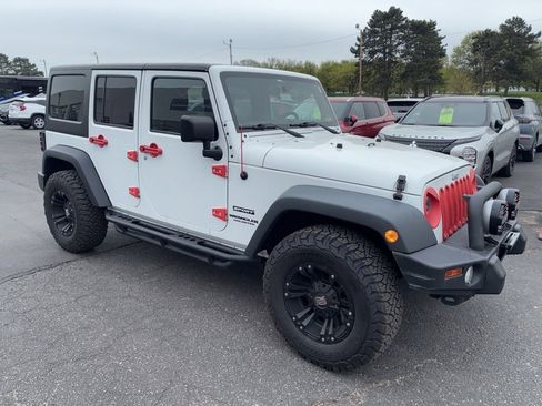 Used 2014 Jeep Wrangler Unlimited Sport w/ Quick Order Package 24S AWD/4WD image 2