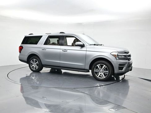 Used 2024 Ford Expedition Max Limited image 3
