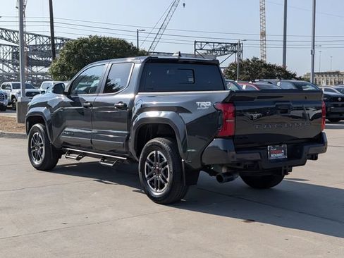 Used 2024 Toyota Tacoma TRD Sport w/ TRD Sport Upgrade Package AWD/4WD image 8