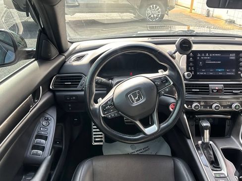 Used 2022 Honda Accord Sport image 2