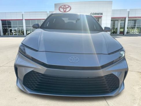 Used 2025 Toyota Camry LE FWD image 8