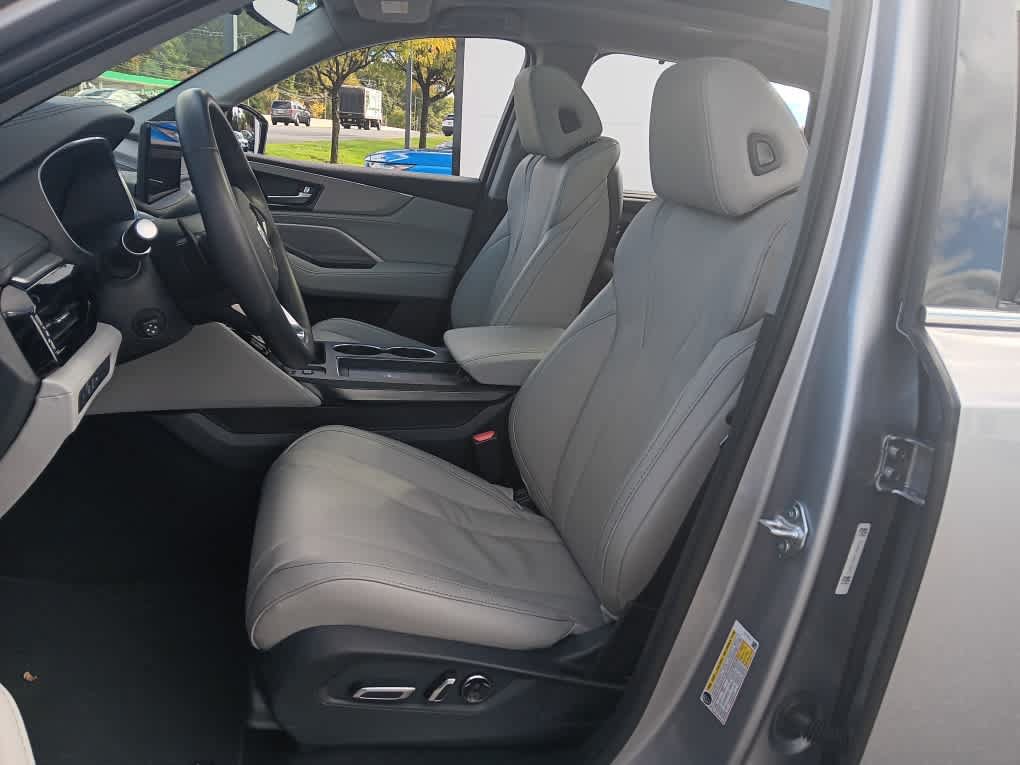 Used 2026 Acura MDX w/ Technology Package AWD/4WD image 11