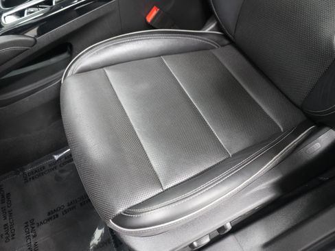 Used 2021 Buick Envision Essence w/ Sport Touring Package FWD image 12