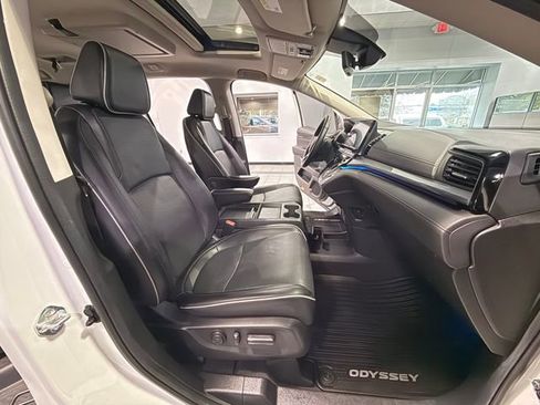 Used 2025 Honda Odyssey Elite image 12