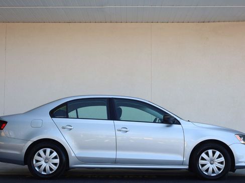Used 2016 Volkswagen Jetta S FWD image 3