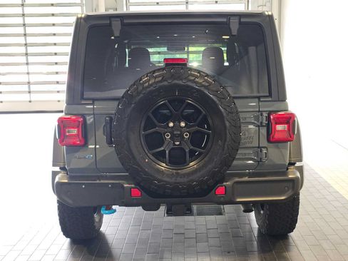 Used 2024 Jeep Wrangler Unlimited AWD/4WD image 6