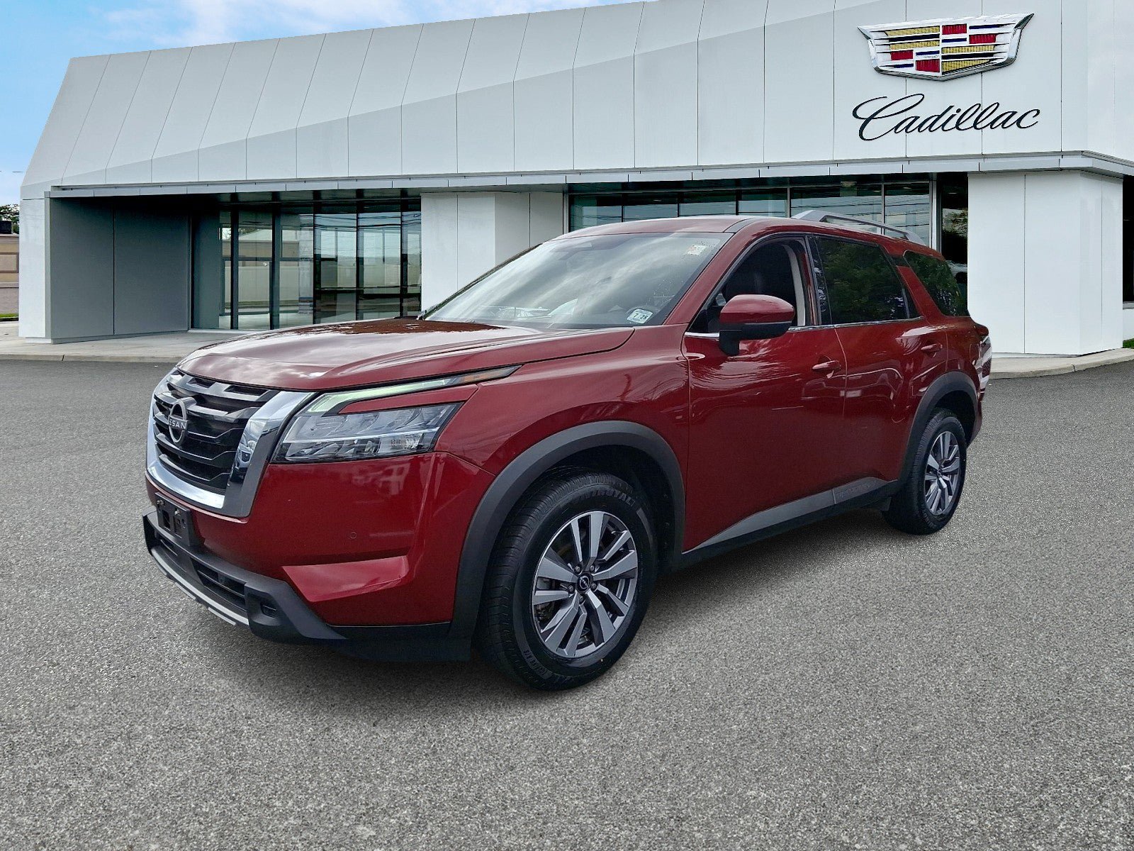 Used 2023 Nissan Pathfinder SL w/ Cargo Package AWD/4WD image 3