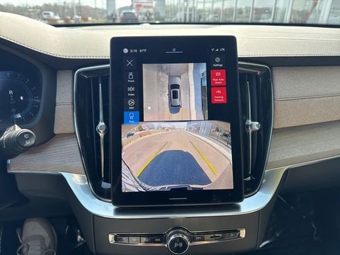 Used 2025 Volvo XC90 B6 Plus image 24