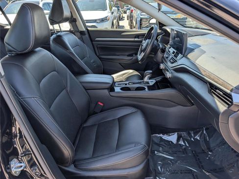 Used 2024 Nissan Altima 2.5 SL image 12