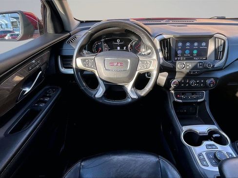 Used 2022 GMC Terrain Denali w/ Denali Premium Package AWD/4WD image 8