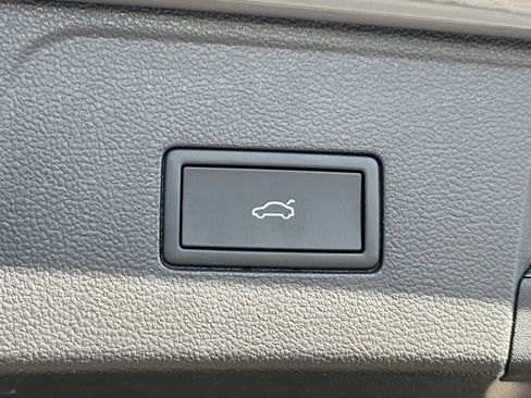 New 2026 Volkswagen Atlas SEL image 7