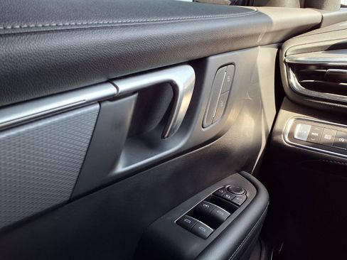 Used 2025 Buick Enclave Sport Touring FWD image 13