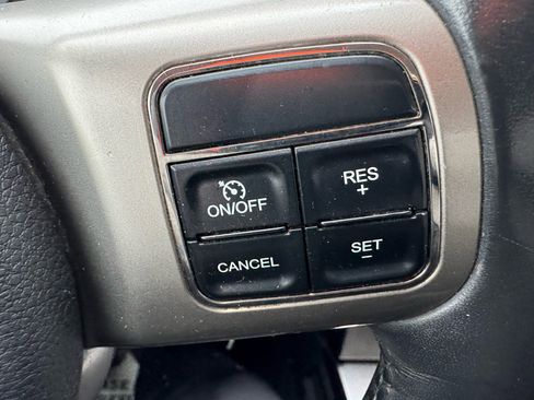 Used 2011 Jeep Liberty Limited w/ Tire & Wheel Group image 18