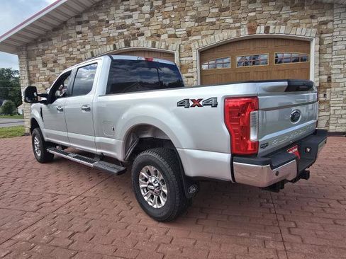 Used 2017 Ford F250 XLT w/ XLT Premium Package AWD/4WD image 5