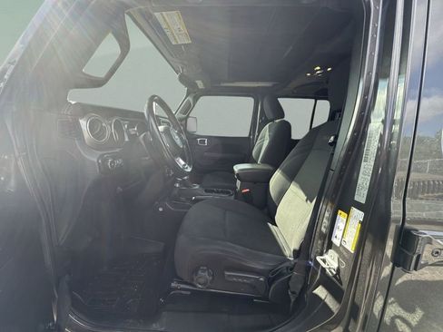 Used 2019 Jeep Wrangler Unlimited Sahara w/ Safety Group AWD/4WD image 10