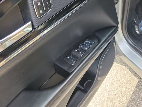 Used 2023 Lincoln Nautilus AWD w/ Premium Package image 18