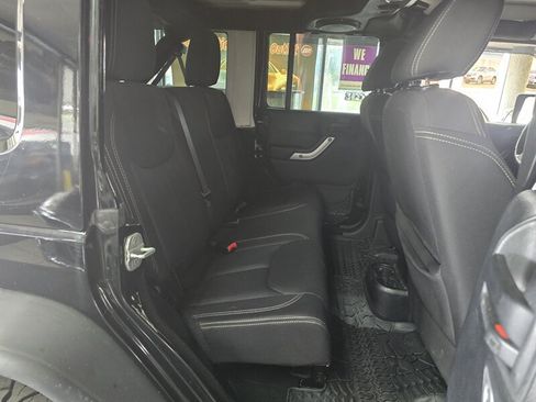 Used 2013 Jeep Wrangler Unlimited Sahara w/ Connectivity Group AWD/4WD image 11