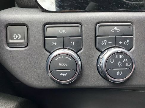 New 2024 GMC Sierra 1500 Elevation image 22