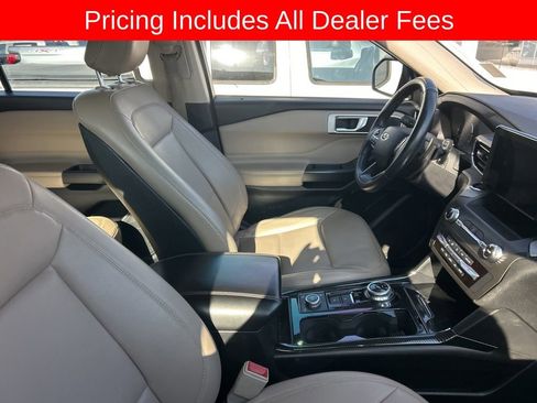 Used 2020 Ford Explorer XLT w/ Equipment Group 202A AWD/4WD image 3