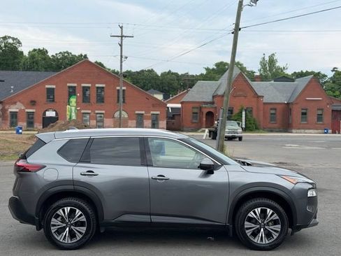 Used 2021 Nissan Rogue SV AWD/4WD image 4