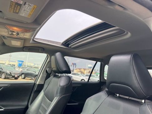 Used 2020 Toyota RAV4 Limited image 11