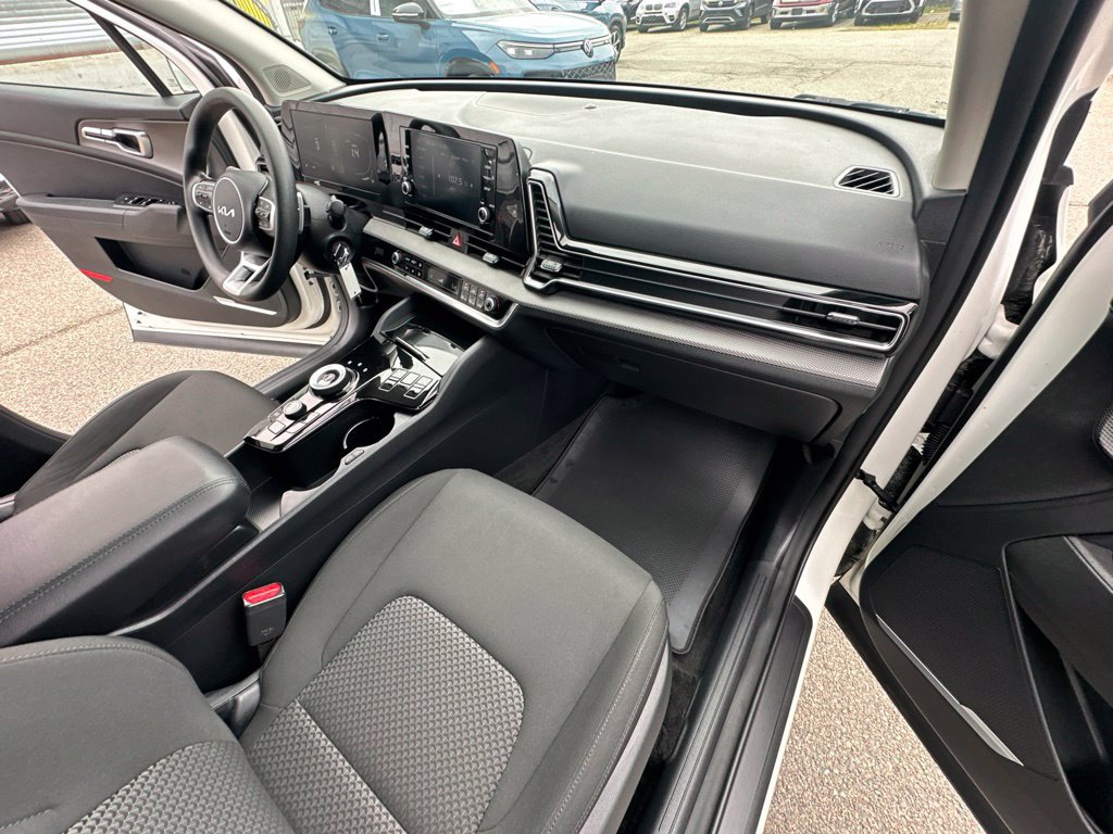 Used 2023 Kia Sportage LX AWD/4WD image 32