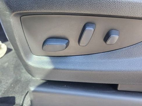 Used 2019 Chevrolet Suburban LT image 15