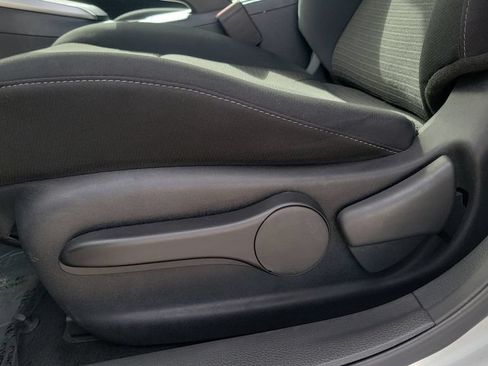 Used 2017 Nissan Sentra S FWD image 17