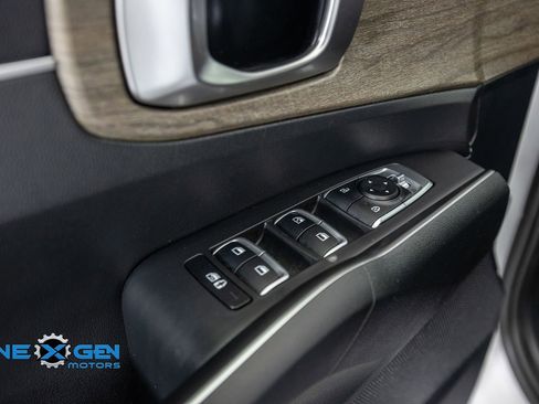 Used 2021 Kia Sorento EX w/ EX AWD X-Line Package image 12