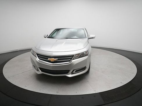 Used 2016 Chevrolet Impala LT w/ Convenience Package image 12