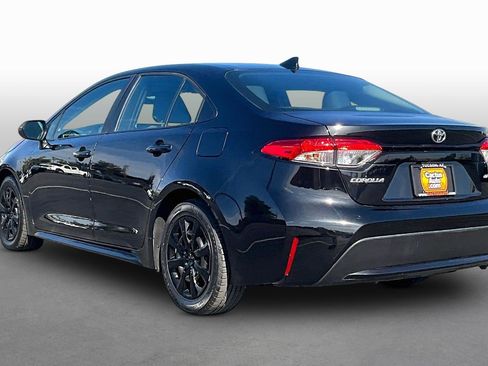 Used 2021 Toyota Corolla LE image 11