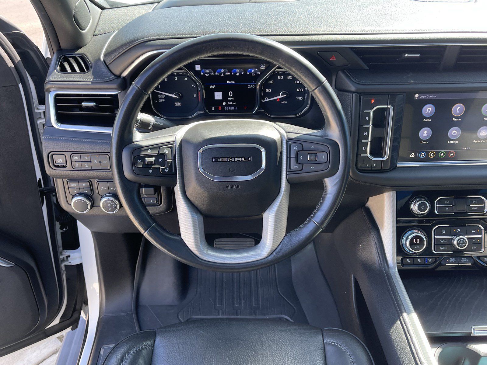 Used 2021 GMC Yukon Denali w/ Denali Premium Package AWD/4WD image 13