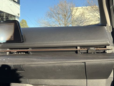 Used 2024 Nissan Ariya EVOLVE+ e-4ORCE image 29