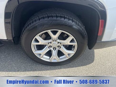 Used 2022 Jeep Wagoneer Series II AWD/4WD image 14