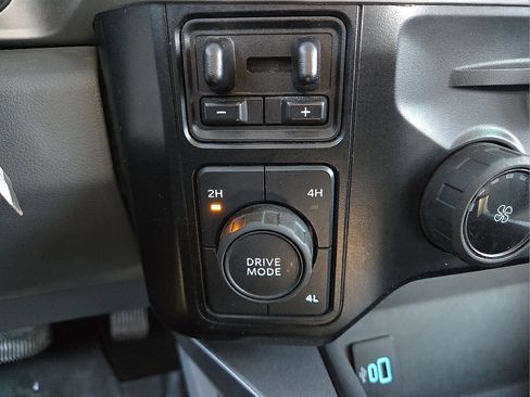 Used 2024 Ford F350 XLT image 20