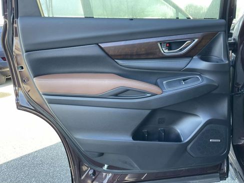 Certified 2025 Subaru Ascent Touring w/ Popular Package #2 image 2