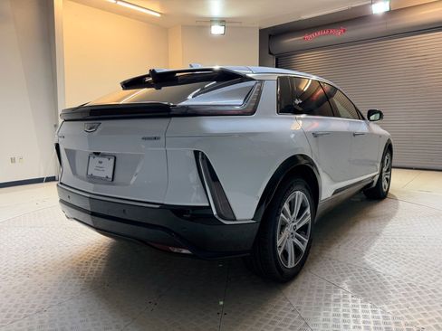 Certified 2024 Cadillac Lyriq Tech w/ Driver Assist Package RWD image 8