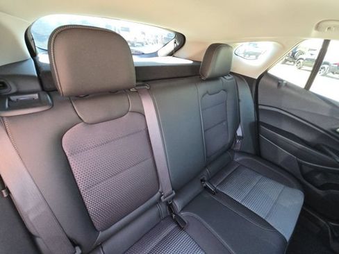 Used 2025 Chevrolet Trax LT FWD image 14