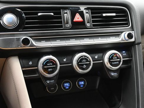 Used 2023 Genesis G70 2.0T AWD/4WD image 17