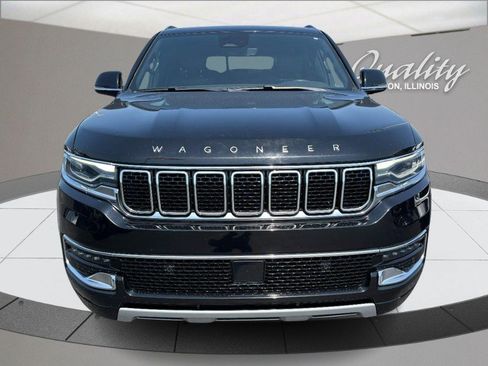 Used 2024 Jeep Wagoneer L Series II w/ Flexible Seating Group AWD/4WD image 11