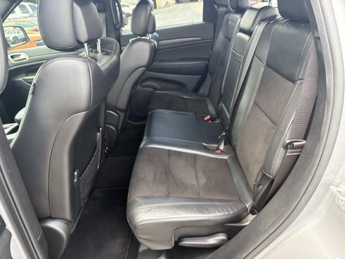 Used 2020 Jeep Grand Cherokee Altitude RWD image 20