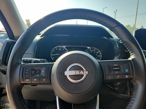 Used 2024 Nissan Pathfinder SV AWD/4WD image 18