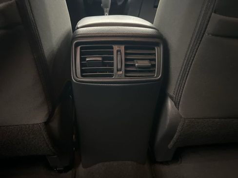 Used 2016 Nissan Rogue SV AWD/4WD image 33