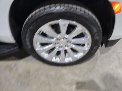 Used 2021 Chevrolet Tahoe Premier AWD/4WD image 21