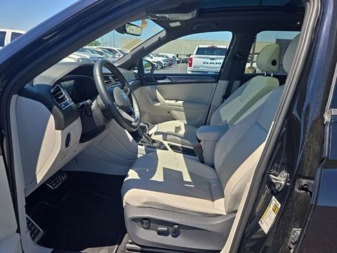 Used 2023 Volkswagen Tiguan SE R-Line AWD/4WD image 6